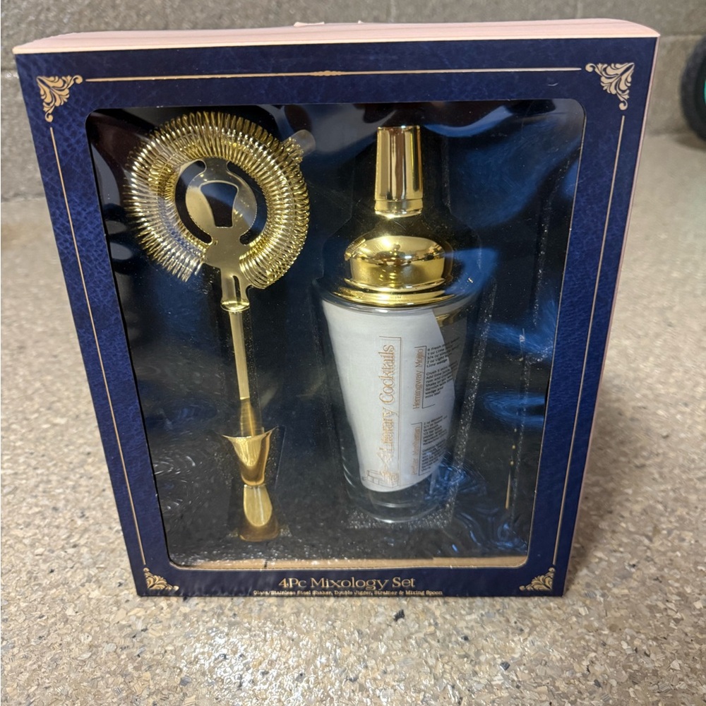 Gold and White Mixology Set